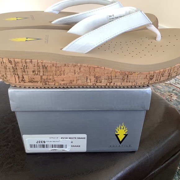 New Volatile White Snake Platform Sandal Thong Size 10 - Picture 11 of 11